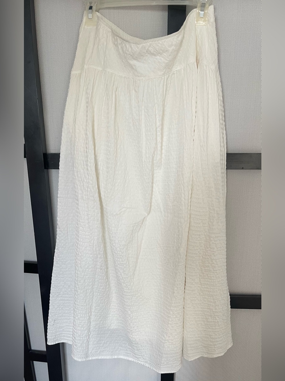 Uniqlo White A-Line Textured Midi Skirt